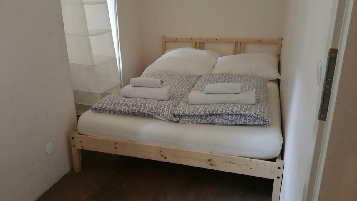 Lodgecity - Private Rooms B Берлин Екстериор снимка